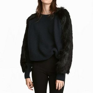 HM fur sleeve sweater
